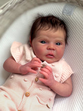 Load image into Gallery viewer, BLANK vinyl kit Mayven by Viviane Aleluia (includes: vinyl head, full limbs, non gender belly plate & fabric body)