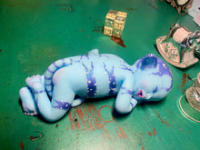Load image into Gallery viewer, Custom full body silicone avatar inspired baby LILA in soft blend BALD