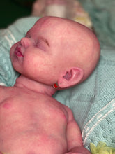 Load image into Gallery viewer, CUSTOM full body silicone kit Isabella sleeping in soft blend with hair