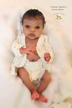 Load image into Gallery viewer, BLANK vinyl kit Mayven by Viviane Aleluia (includes: vinyl head, full limbs, non gender belly plate & fabric body)