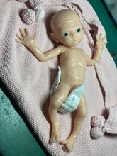 Load image into Gallery viewer, Custom Blank (unpainted) full body silicone premature baby girl kit Amelia (baby girl ) in eco 20