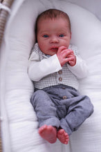 Load image into Gallery viewer, BLANK vinyl kit Mayven by Viviane Aleluia (includes: vinyl head, full limbs, non gender belly plate & fabric body)