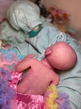 Load image into Gallery viewer, CUSTOM full body silicone kit Isabella sleeping in soft blend with hair