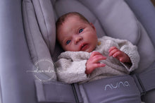 Load image into Gallery viewer, BLANK vinyl kit Mayven by Viviane Aleluia (includes: vinyl head, full limbs, non gender belly plate & fabric body)