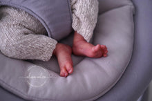 Load image into Gallery viewer, BLANK vinyl kit Mayven by Viviane Aleluia (includes: vinyl head, full limbs, non gender belly plate & fabric body)