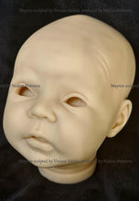 Load image into Gallery viewer, BLANK vinyl kit Mayven by Viviane Aleluia (includes: vinyl head, full limbs, non gender belly plate & fabric body)