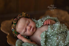 Load image into Gallery viewer, BLANK vinyl kit Wendy  18” by Viviane Aleluia