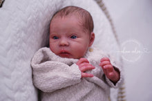 Load image into Gallery viewer, BLANK vinyl kit Mayven by Viviane Aleluia (includes: vinyl head, full limbs, non gender belly plate & fabric body)