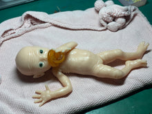 Load image into Gallery viewer, Custom Blank (unpainted) full body silicone premature baby girl kit Amelia (baby girl ) in eco 20