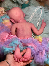 Load image into Gallery viewer, CUSTOM full body silicone kit Isabella sleeping in soft blend with hair