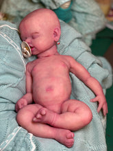 Load image into Gallery viewer, CUSTOM full body silicone kit Isabella sleeping in soft blend with hair