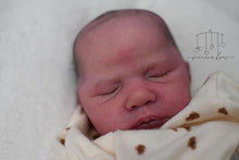 Load image into Gallery viewer, BLANK vinyl kit Wendy  18” by Viviane Aleluia