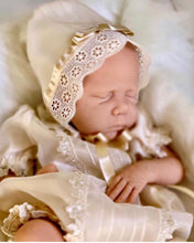 Load image into Gallery viewer, BLANK vinyl kit Wendy  18” by Viviane Aleluia