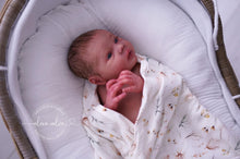 Load image into Gallery viewer, BLANK vinyl kit Mayven by Viviane Aleluia (includes: vinyl head, full limbs, non gender belly plate & fabric body)