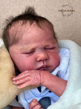 Load image into Gallery viewer, BLANK vinyl kit Wendy  18” by Viviane Aleluia