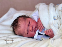 Load image into Gallery viewer, BLANK vinyl kit Wendy  18” by Viviane Aleluia