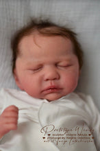 Load image into Gallery viewer, BLANK vinyl kit Wendy  18” by Viviane Aleluia