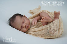 Load image into Gallery viewer, BLANK vinyl kit Wendy  18” by Viviane Aleluia