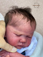 Load image into Gallery viewer, BLANK vinyl kit Wendy  18” by Viviane Aleluia