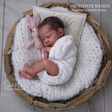 Load image into Gallery viewer, BLANK vinyl kit Wendy  18” by Viviane Aleluia