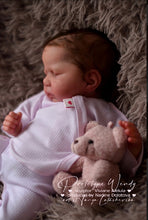 Load image into Gallery viewer, BLANK vinyl kit Wendy  18” by Viviane Aleluia