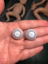 Load image into Gallery viewer, Fantasy Dolls eyes 22 mm
