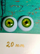 Load image into Gallery viewer, Dolls eyes 20mm