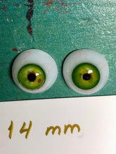 Load image into Gallery viewer, Dolls eyes 14mm