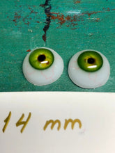Load image into Gallery viewer, Dolls eyes 14mm