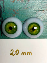 Load image into Gallery viewer, Dolls eyes 20mm