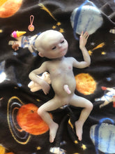 Load image into Gallery viewer, Custom Full body silicone alien baby awake (Hope in super soft blend)
