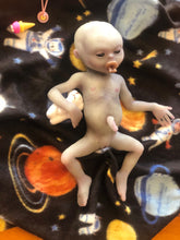 Load image into Gallery viewer, Custom Full body silicone alien baby awake (Hope in super soft blend)