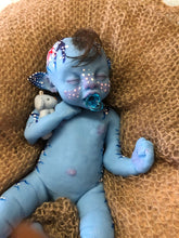 Load image into Gallery viewer, Custom Full body silicone avatar Na'vi fantasy baby (rooted head, flower, rooted tail)