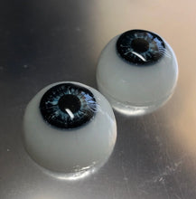 Load image into Gallery viewer, Dolls eyes 22mm