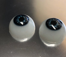 Load image into Gallery viewer, Dolls eyes 22mm