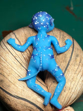 Load image into Gallery viewer, Custom Full body silicone avatar Na'vi fantasy baby girl 9.4" awake