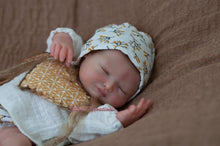 Load image into Gallery viewer, Reborn blank (unpainted) vinyl kit Arisha 11”
