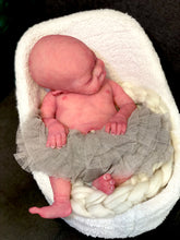 Load image into Gallery viewer, CUSTOM BOO BOO full body silicone kit Minou sleeping in SUPER soft blend
