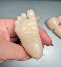 Load image into Gallery viewer, CUSTOM BLANK 1/4 silicone limbs from Wendy kit by Viviane Aleluia (includes: 1/4 silicone limbs only)
