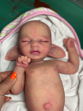 Load image into Gallery viewer, AVAILABLE full body silicone baby fairy LILA in soft blend BALD

