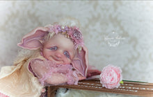 Load image into Gallery viewer, BLANK vinyl kit Bluebell by Viviane Aleluia (includes: vinyl head, full limbs, non gender belly plate, fabric body &amp; SHIPPING)
