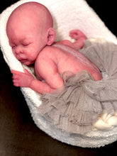 Load image into Gallery viewer, CUSTOM BOO BOO full body silicone kit Minou sleeping in SUPER soft blend
