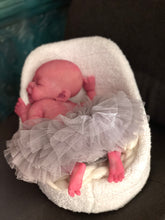 Load image into Gallery viewer, CUSTOM BOO BOO full body silicone kit Minou sleeping in SUPER soft blend
