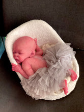 Load image into Gallery viewer, CUSTOM BOO BOO full body silicone kit Minou sleeping in SUPER soft blend
