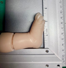 Load image into Gallery viewer, CUSTOM BLANK 1/4 silicone limbs from Wendy kit by Viviane Aleluia (includes: 1/4 silicone limbs only)
