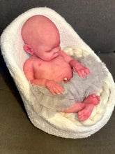 Load image into Gallery viewer, CUSTOM BOO BOO full body silicone kit Minou sleeping in SUPER soft blend
