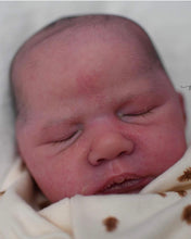 Load image into Gallery viewer, BLANK vinyl kit Wendy  18” by Viviane Aleluia
