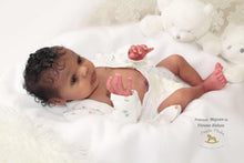 Load image into Gallery viewer, BLANK vinyl kit Mayven by Viviane Aleluia (includes: vinyl head, full limbs, non gender belly plate &amp; fabric body)
