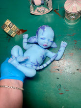 Load image into Gallery viewer, Custom full body silicone avatar inspired baby LILA in soft blend BALD
