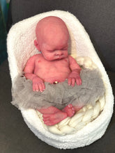 Load image into Gallery viewer, CUSTOM BOO BOO full body silicone kit Minou sleeping in SUPER soft blend
